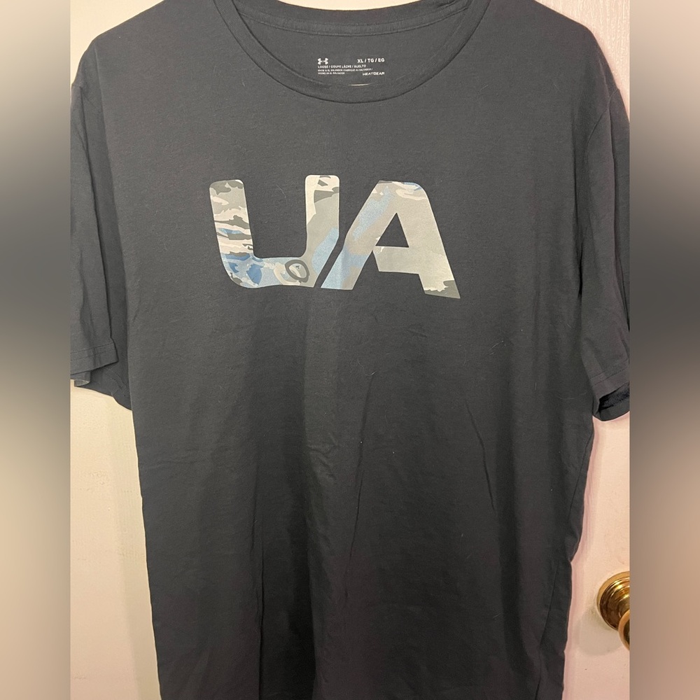 Men’s Under Armour T-shirt